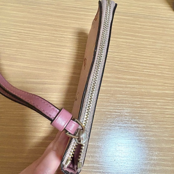 Coach wristlet wallet with butterfly print Pink/Gold hardware - Picture 4 of 6